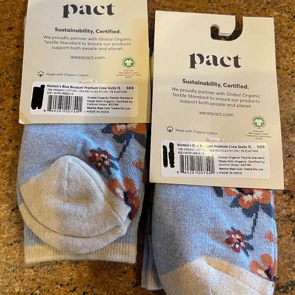 Pact Women's Blue Bouquet Premium Crew Socks-Two Pair Retail: … - Picture 4 of 6